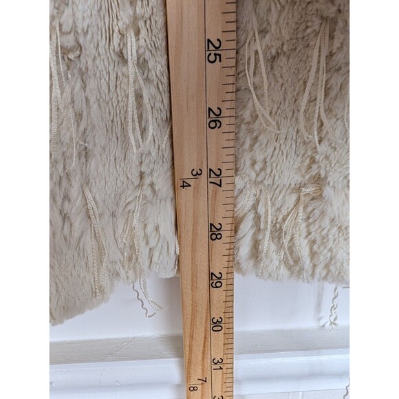 Sno Skins Women's Faux Fur Vest Jacket Fringe Tassels Size Large Ivory - Picture 7 of 10